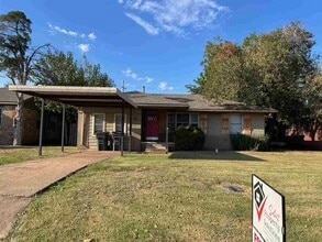 Building Photo - 2133 NW Denver Ave