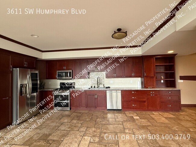 Building Photo - 3611 SW Humphrey Blvd