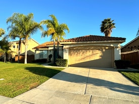 Building Photo - 40269 Miklich Dr