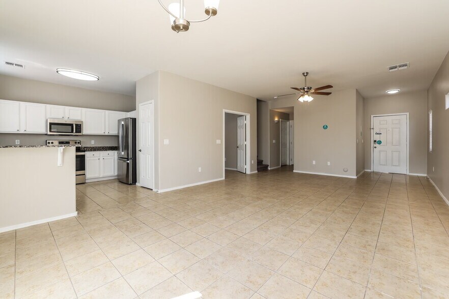 Building Photo - 3658 Drexel Manor Stra