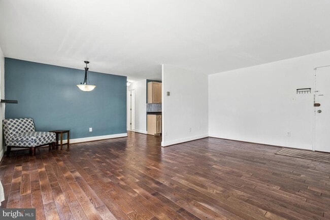 Building Photo - 1005 Chillum Rd
