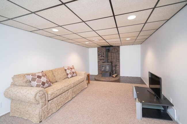 Building Photo - Three Bedroom Home in the Heart of Portage