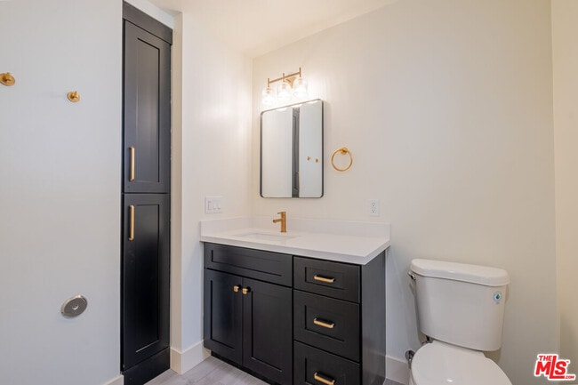 Building Photo - 216 N Catalina Ave