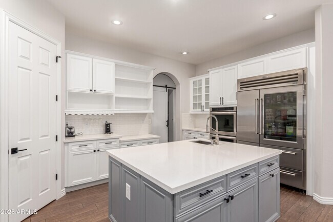 Building Photo - 4584 E Reins Rd