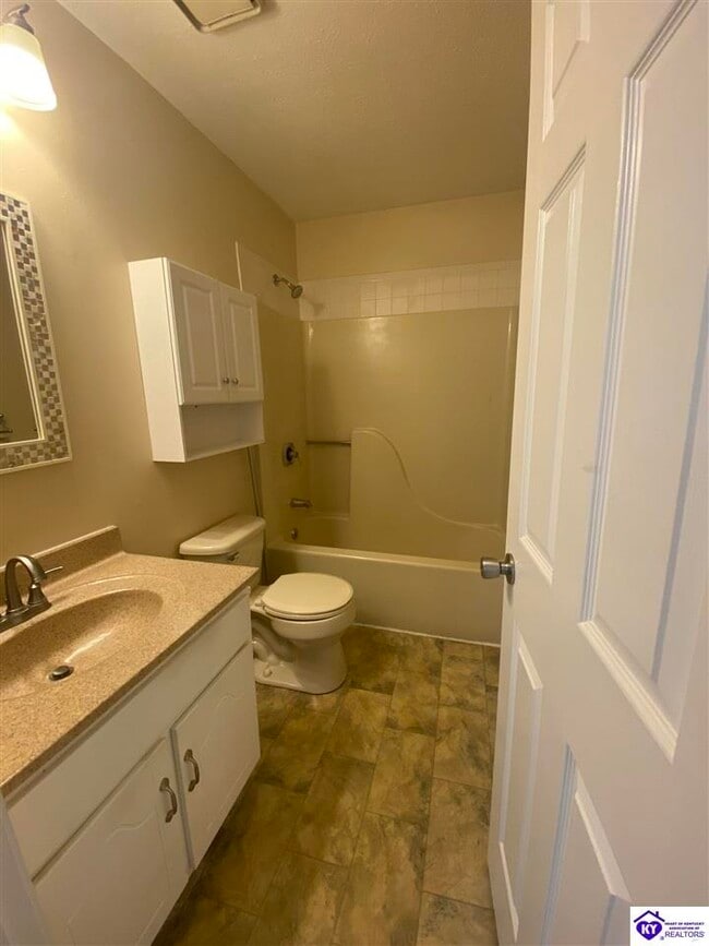 Building Photo - 501 Independence Ct
