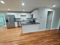 Building Photo - 548 Worcester St