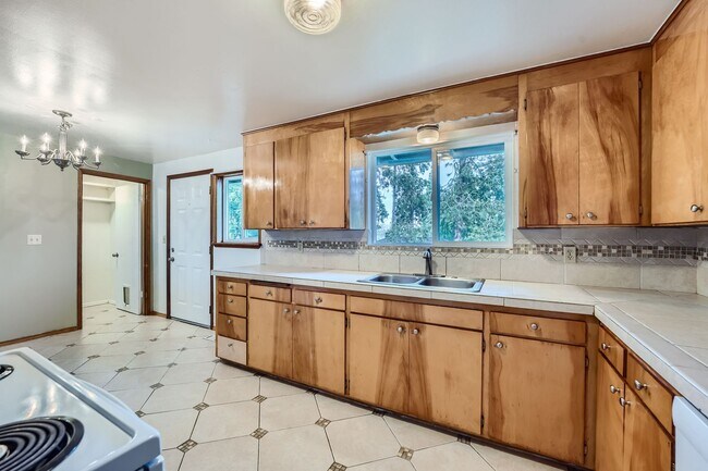 Building Photo - 4012 S 288th St