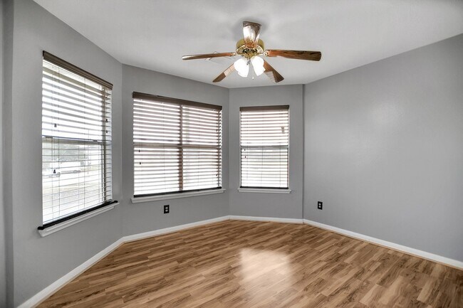 Building Photo - 2939 Sailors Moon Dr