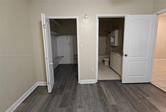 Building Photo - 2637 SE 16th Terrace