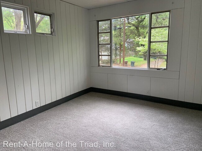 Building Photo - 2 br, 1 bath House - 2103 Dellwood Drive