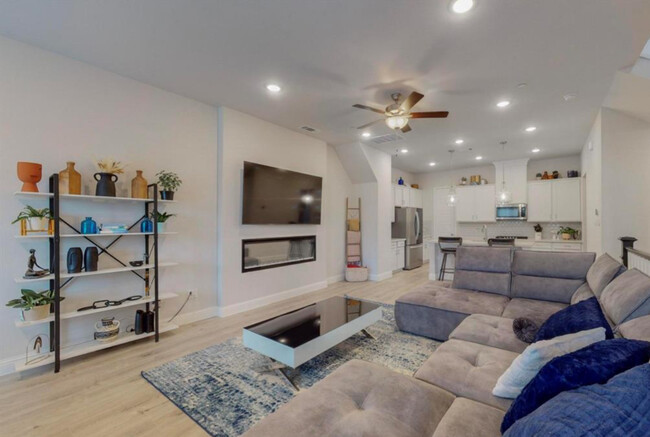 Living Room (2nd Floor) - 2510 Plumas Dr