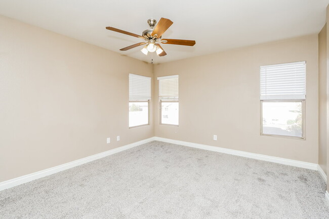 Building Photo - 4643 Cliff Breeze Dr