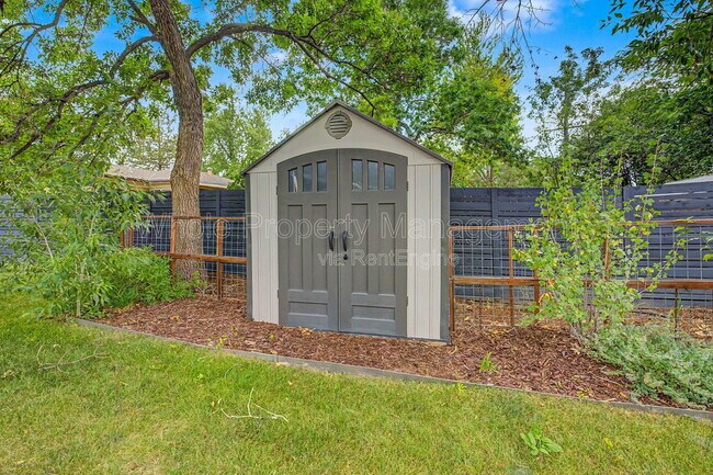 Building Photo - 5565 E Bails Dr