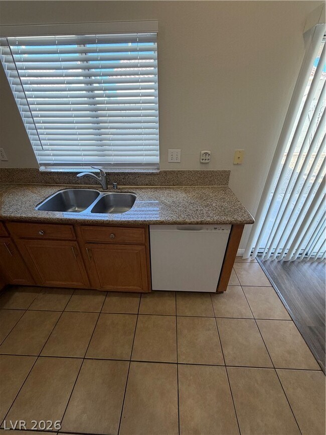 Building Photo - 4024 W Delhi Ave