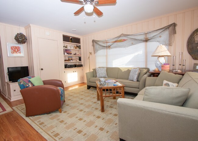 Building Photo - 506 Ocean Dr