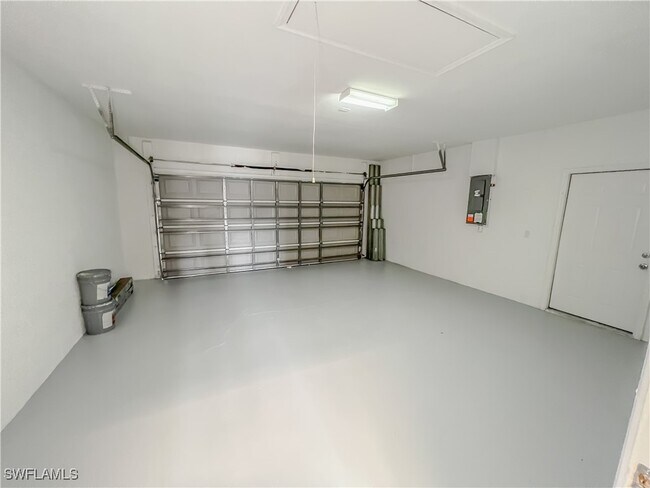 Building Photo - 3303 33rd St SW