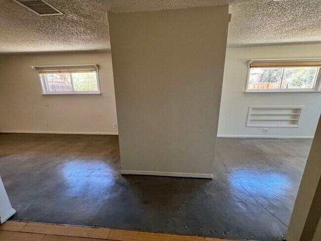 Building Photo - 56769 Joshua Dr