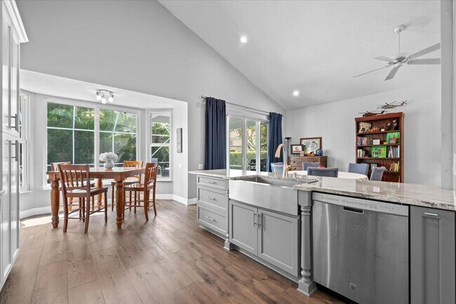 Building Photo - 83 Satinwood Ln