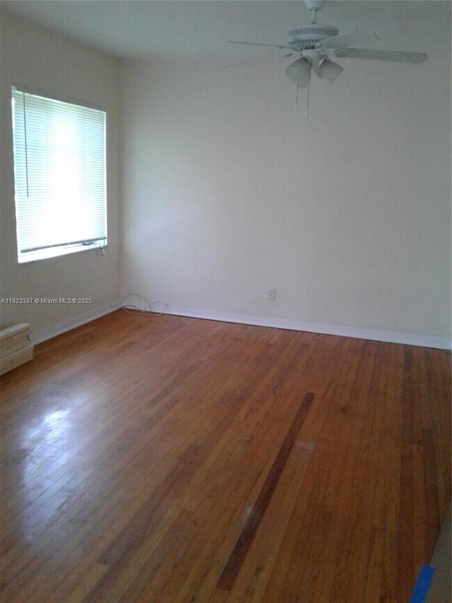 Building Photo - 6000 SW 76th St