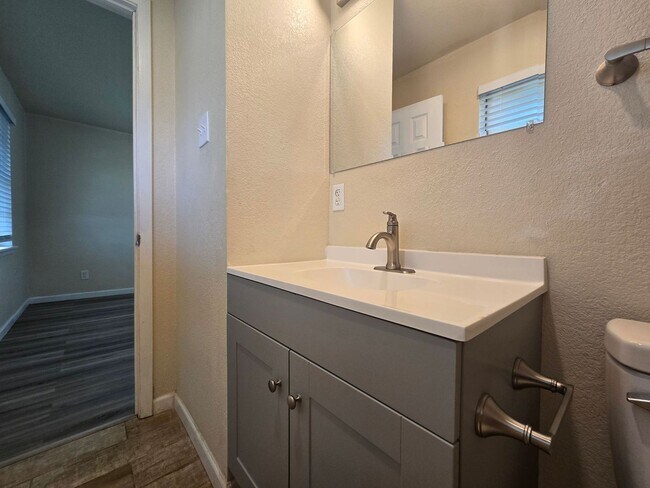 Building Photo - RENT REDUCTION - AVAILABLE NOW!