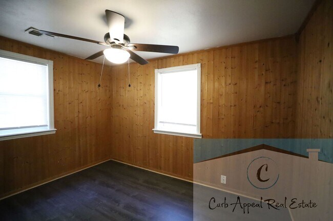 Building Photo - 1405 Pratt Cir