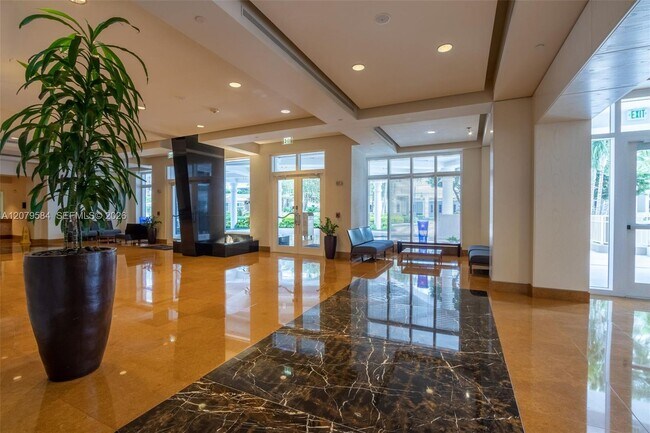 Building Photo - 801 Brickell Key Blvd