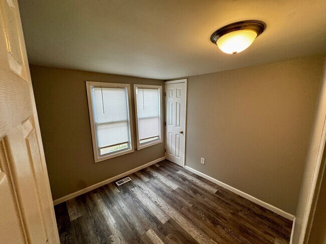 Building Photo - 3627 Parthenia Ave
