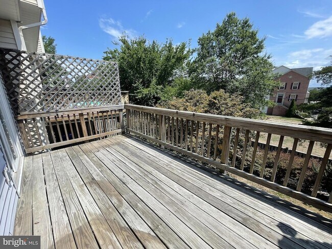 Building Photo - 565 Tuliptree Square NE