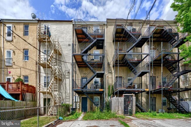 Building Photo - 1719 Guilford Ave