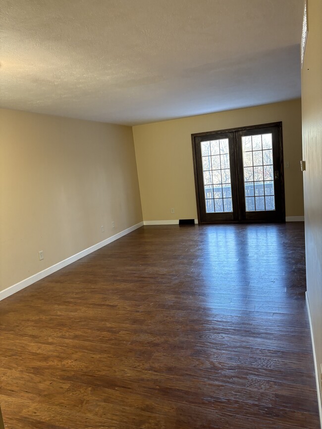 Family Room - 3433 Brodhead Rd