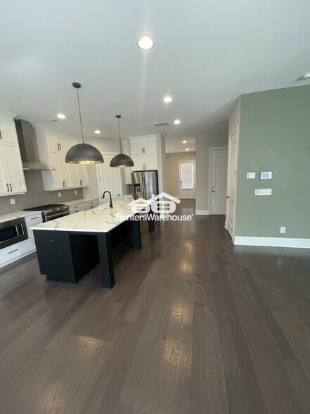 Building Photo - 1974 Drew Dr