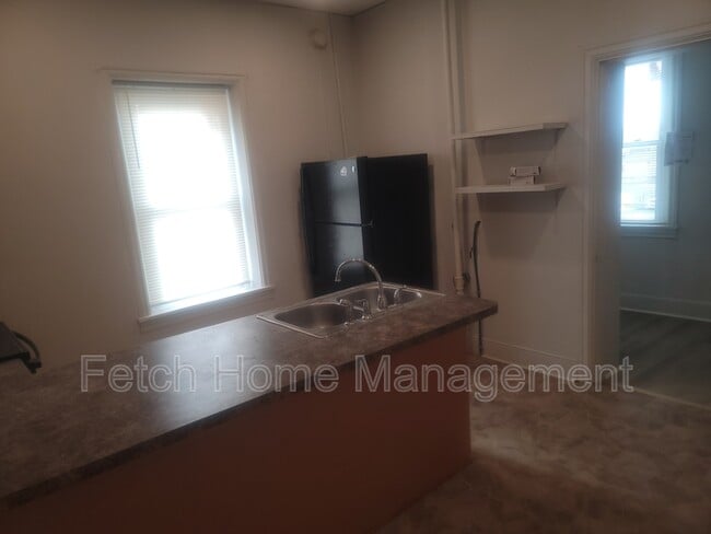 Building Photo - 107-109 East Main Street