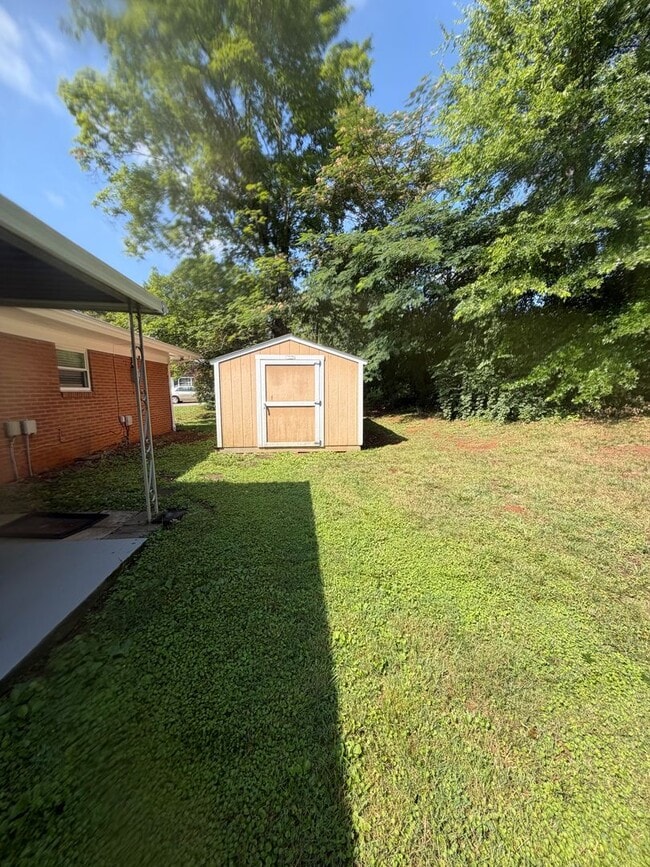 Building Photo - 942 Margaret Dr