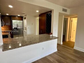 Building Photo - 10000 NW 80th Ct