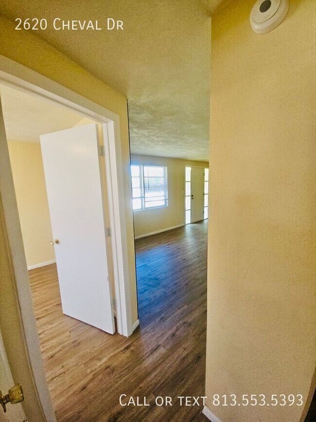 Building Photo - 2620 Cheval Dr