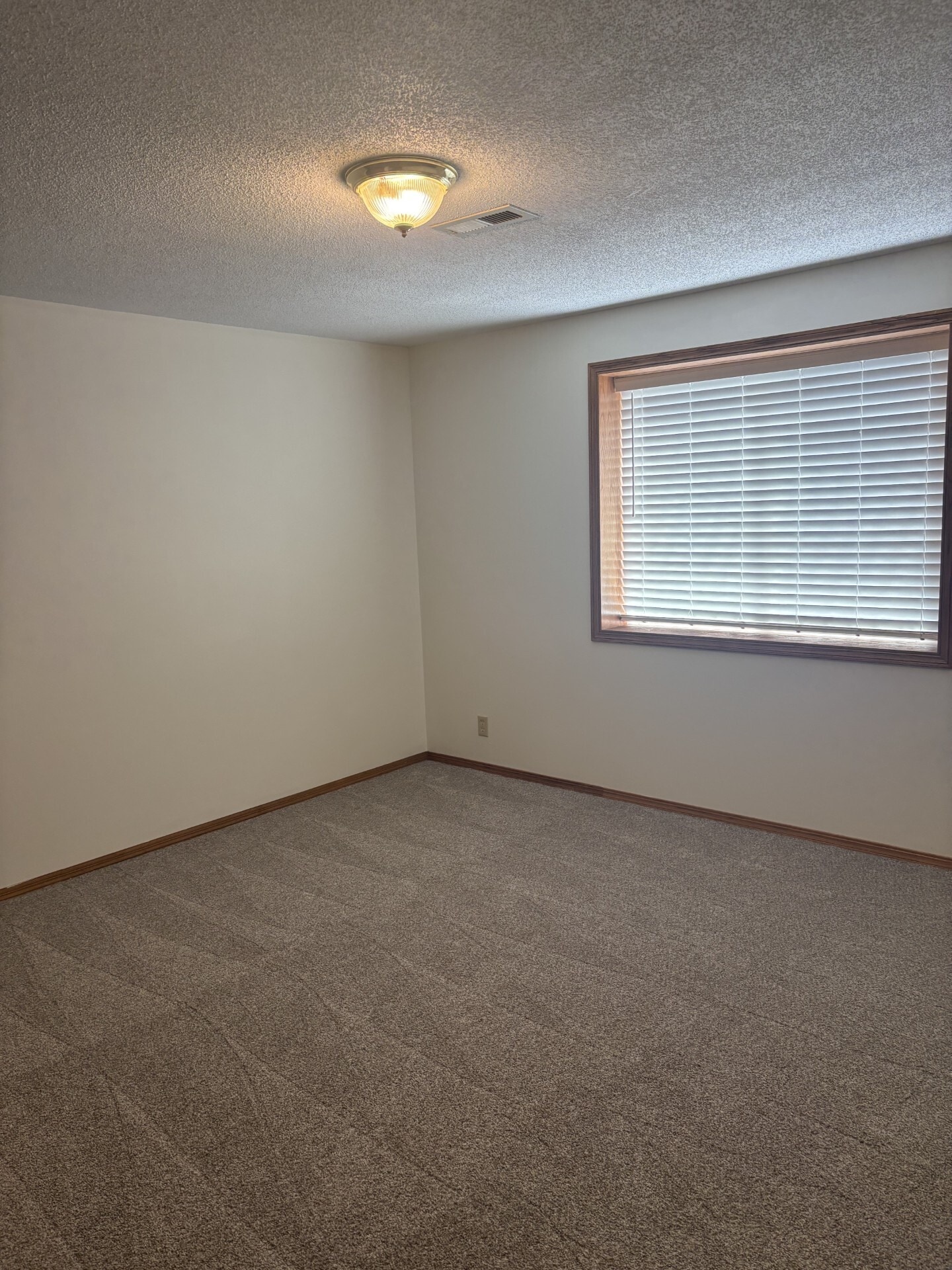 Building Photo - 10317 W Delano Ave