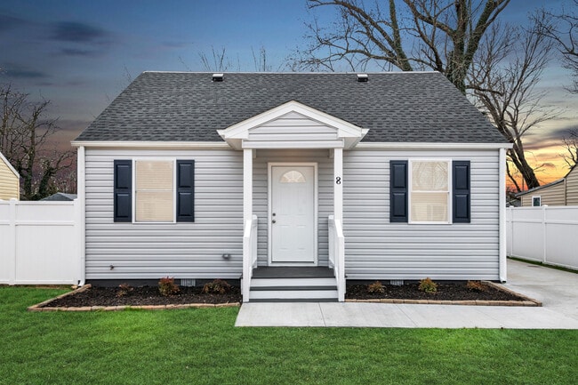 Building Photo - 8 E Preston St