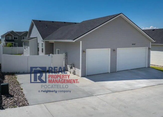 Building Photo - Beautiful Brand New 6 bedroom 3.5 bahtroom...