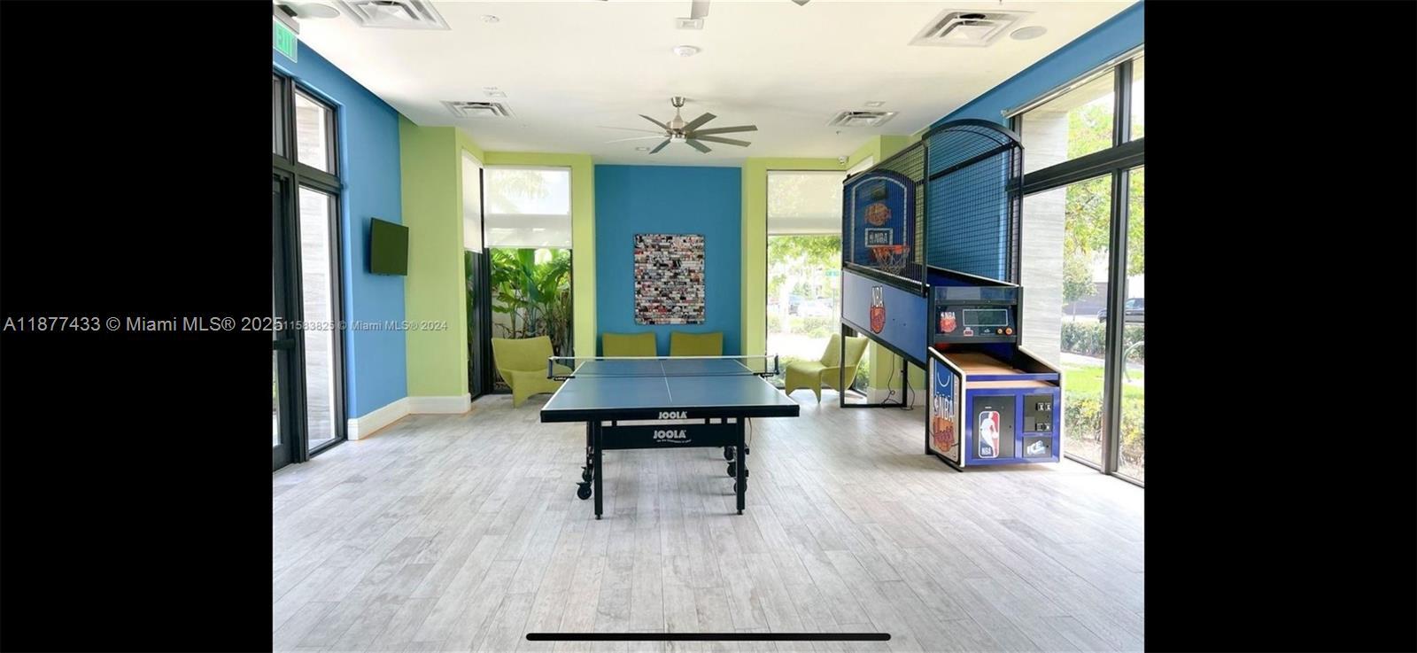 Building Photo - 4640 NW 84th Ave