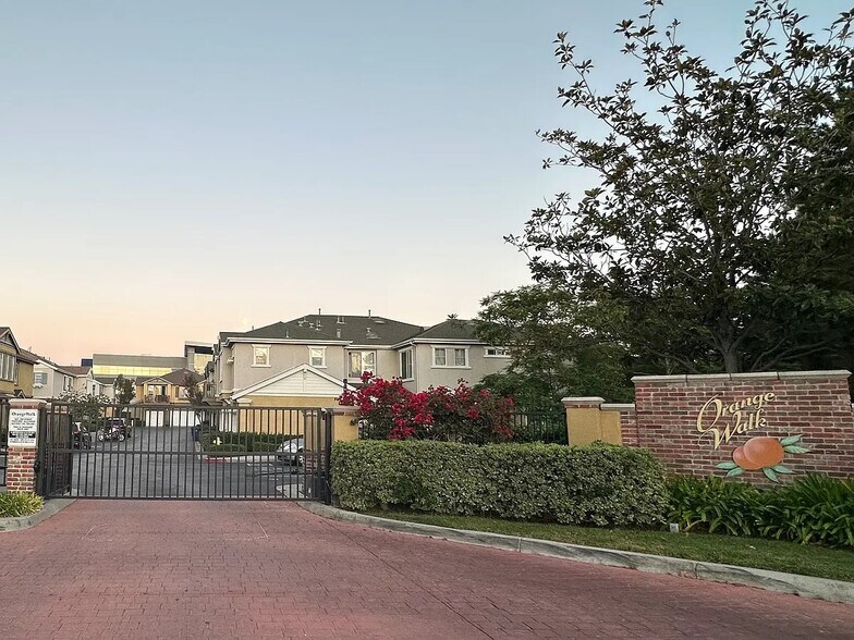 Gated Community - 5467 Mandarin Cv