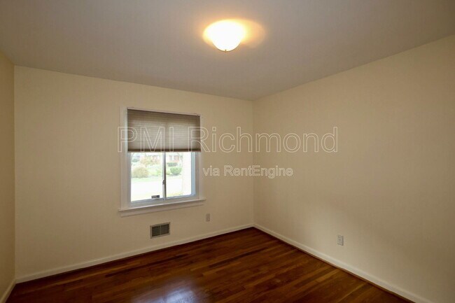 Building Photo - 9107 Mapleview Ave
