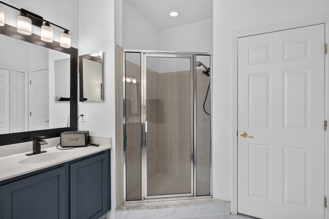 Building Photo - 515 Corvina Dr