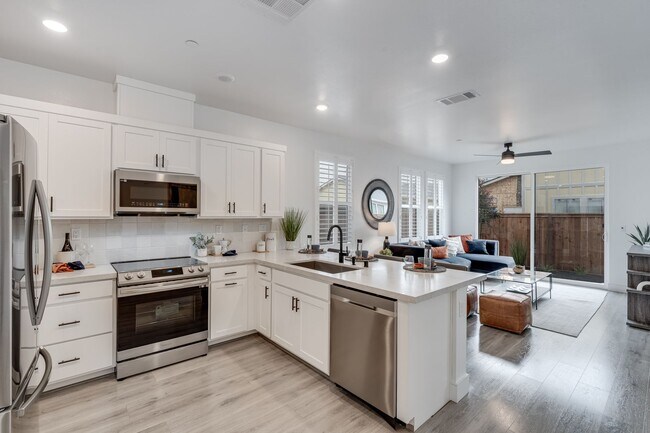 Building Photo - Bright and Beautiful 3 bedroom 2 full bathroom Home! Attached two car tandem garage with large en...
