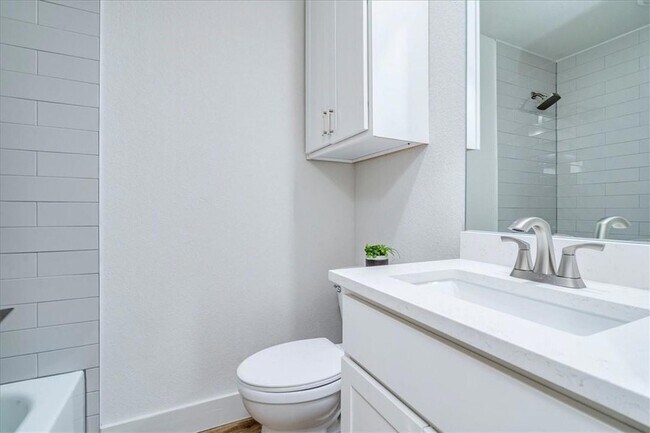 Building Photo - 2603 Mesquite Ln