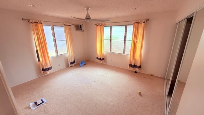 Building Photo - For Rent - 94-148 Kuanalio Pl