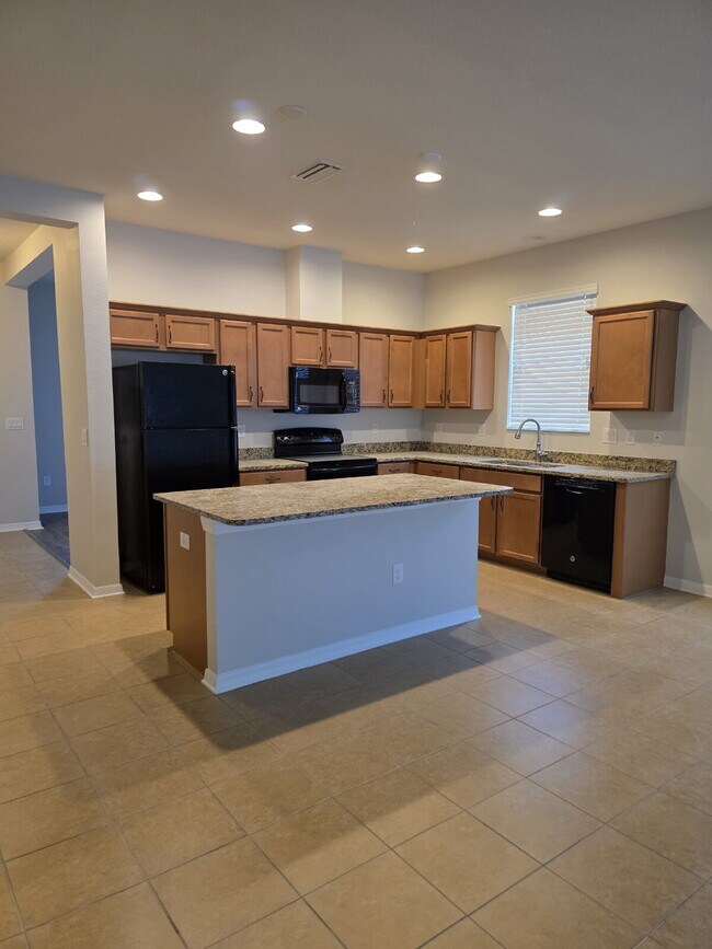 Building Photo - Very nice house in Ashton Oaks for rent