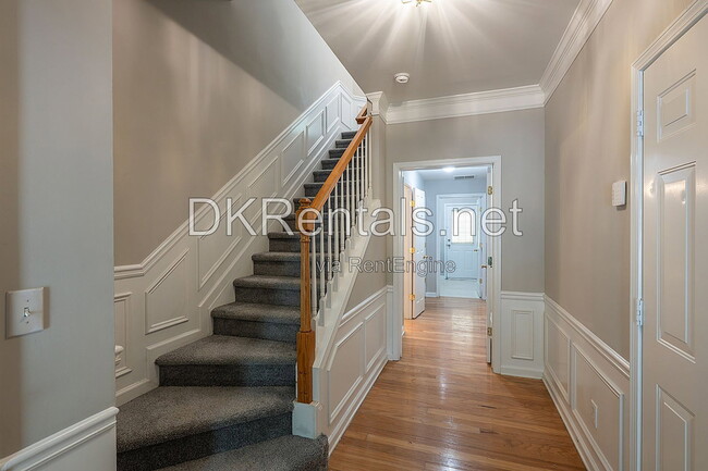 Building Photo - 2358 Towneview Ct SE