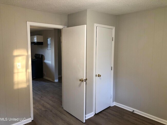 Building Photo - 940 Dougherty St