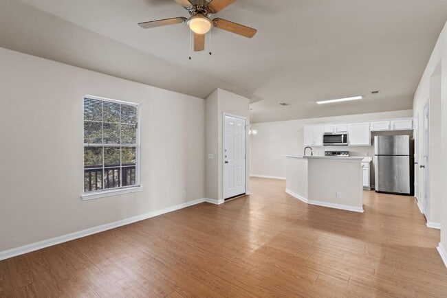 Building Photo - 3301 El Salido Pkwy