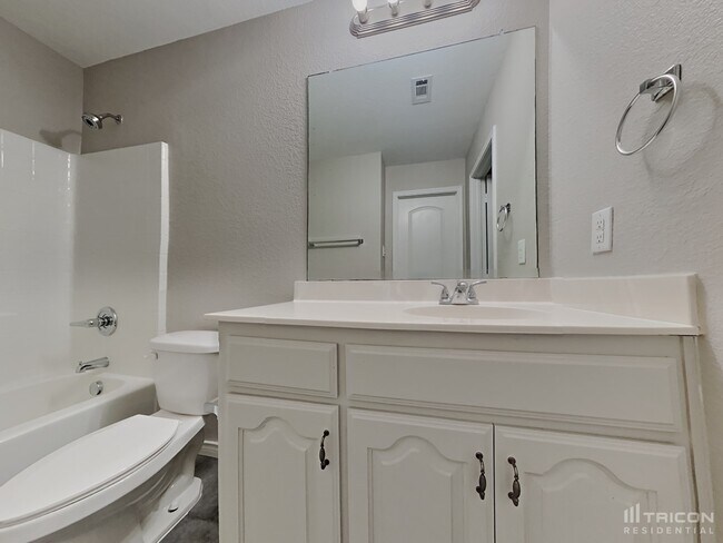 Building Photo - 157 Spring Hollow Dr